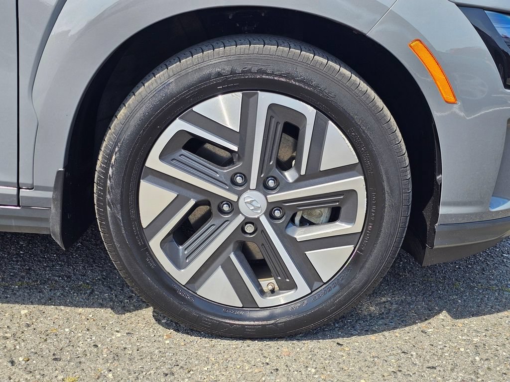 Used 2023 Hyundai Kona SE FWD image 9