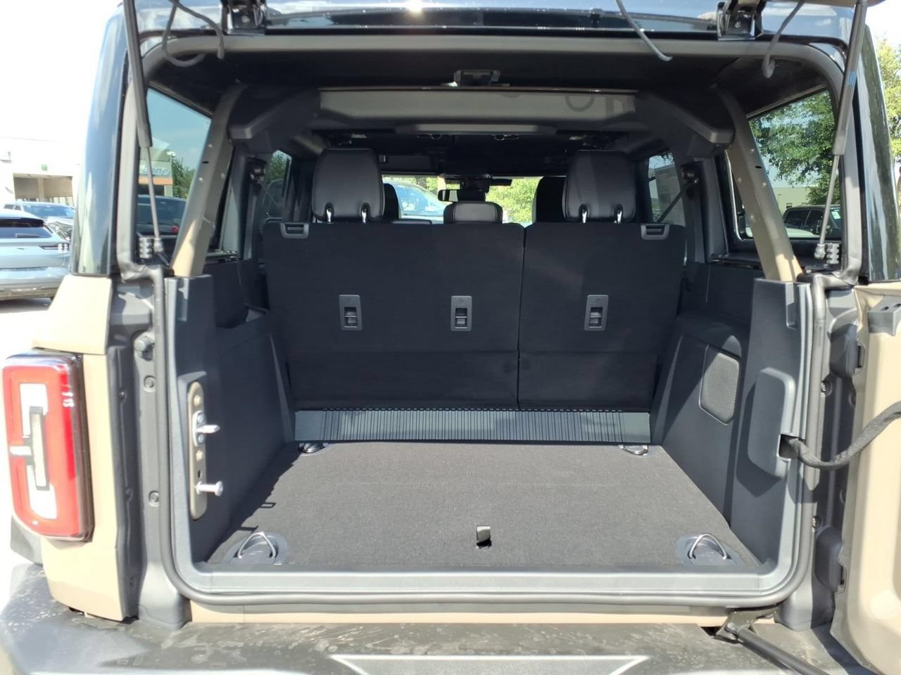 New 2026 Ford Bronco Outer Banks w/ Sasquatch Package AWD/4WD image 17