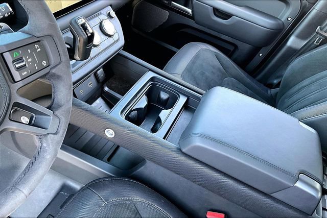 Used 2024 Land Rover Defender 110 V8 AWD/4WD image 18