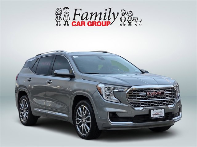Used 2024 GMC Terrain Denali w/ Denali Premium Package image 2