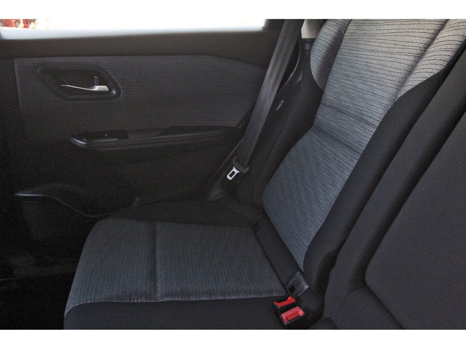 Used 2023 Nissan Rogue SV image 14