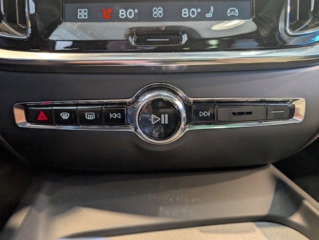 New 2026 Volvo V60 B5 Cross Country Ultra w/ Protection Package Premier image 21