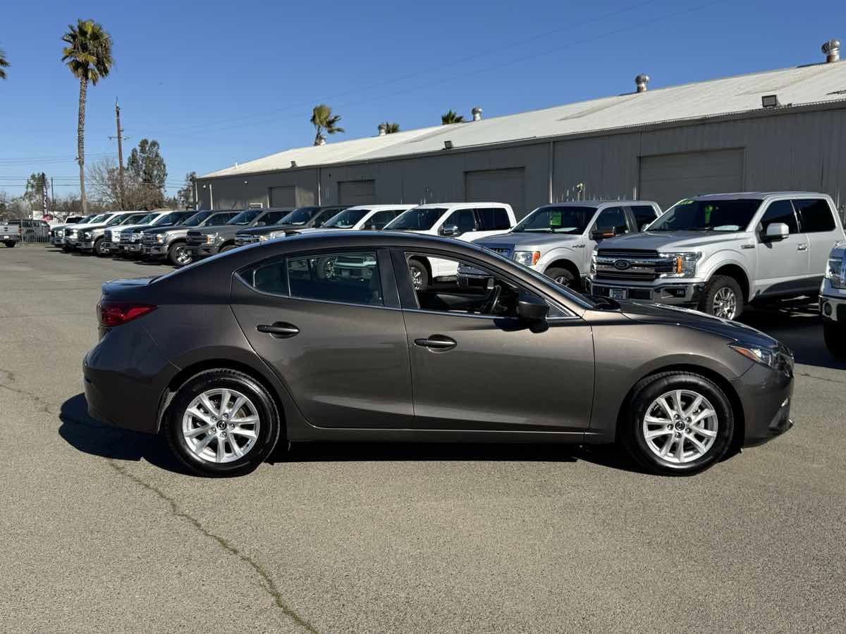 Used 2016 MAZDA MAZDA3 i Touring w/ Popular Equipment Package image 13