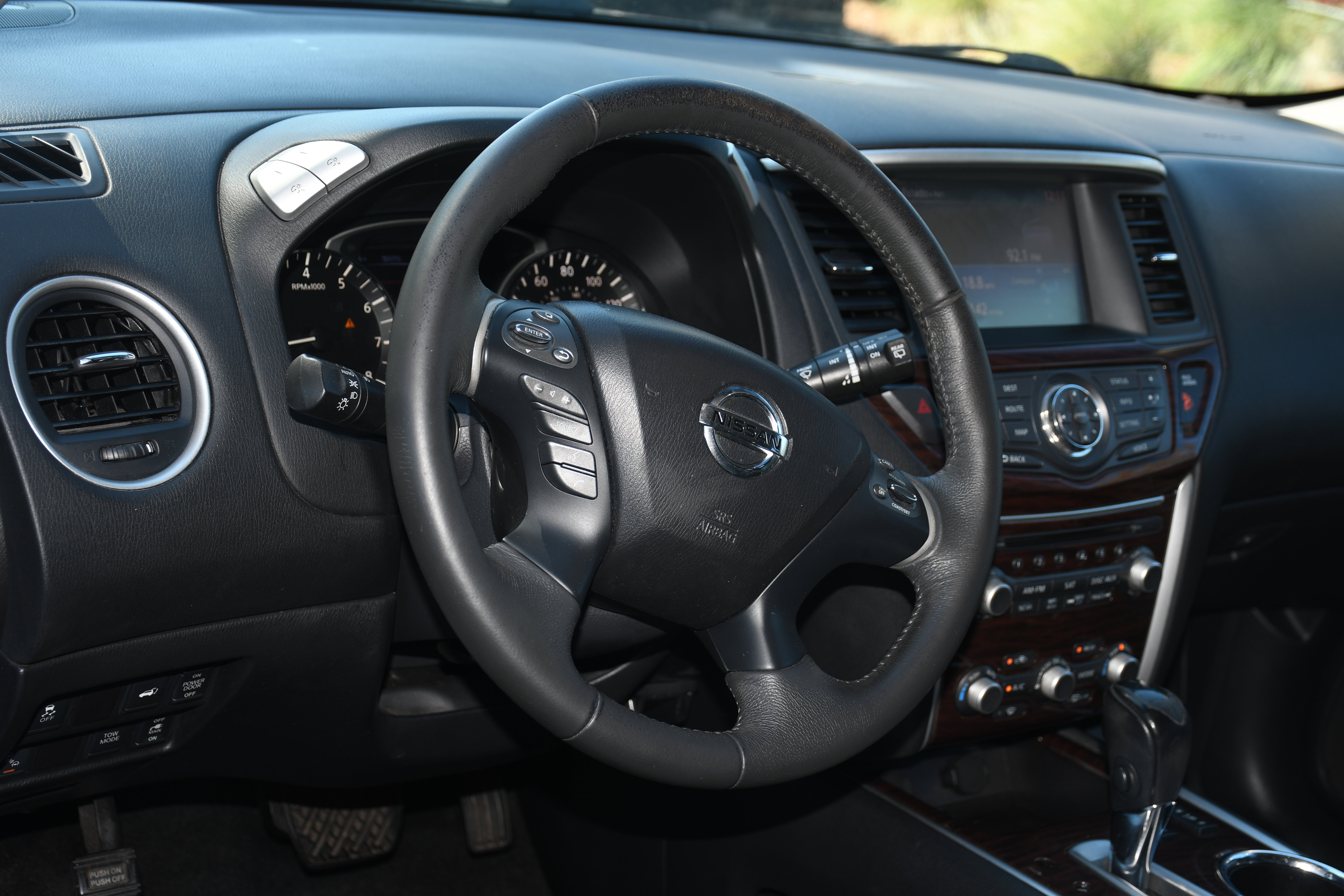 Used 2015 Nissan Pathfinder SL w/ SL Tech Package image 9