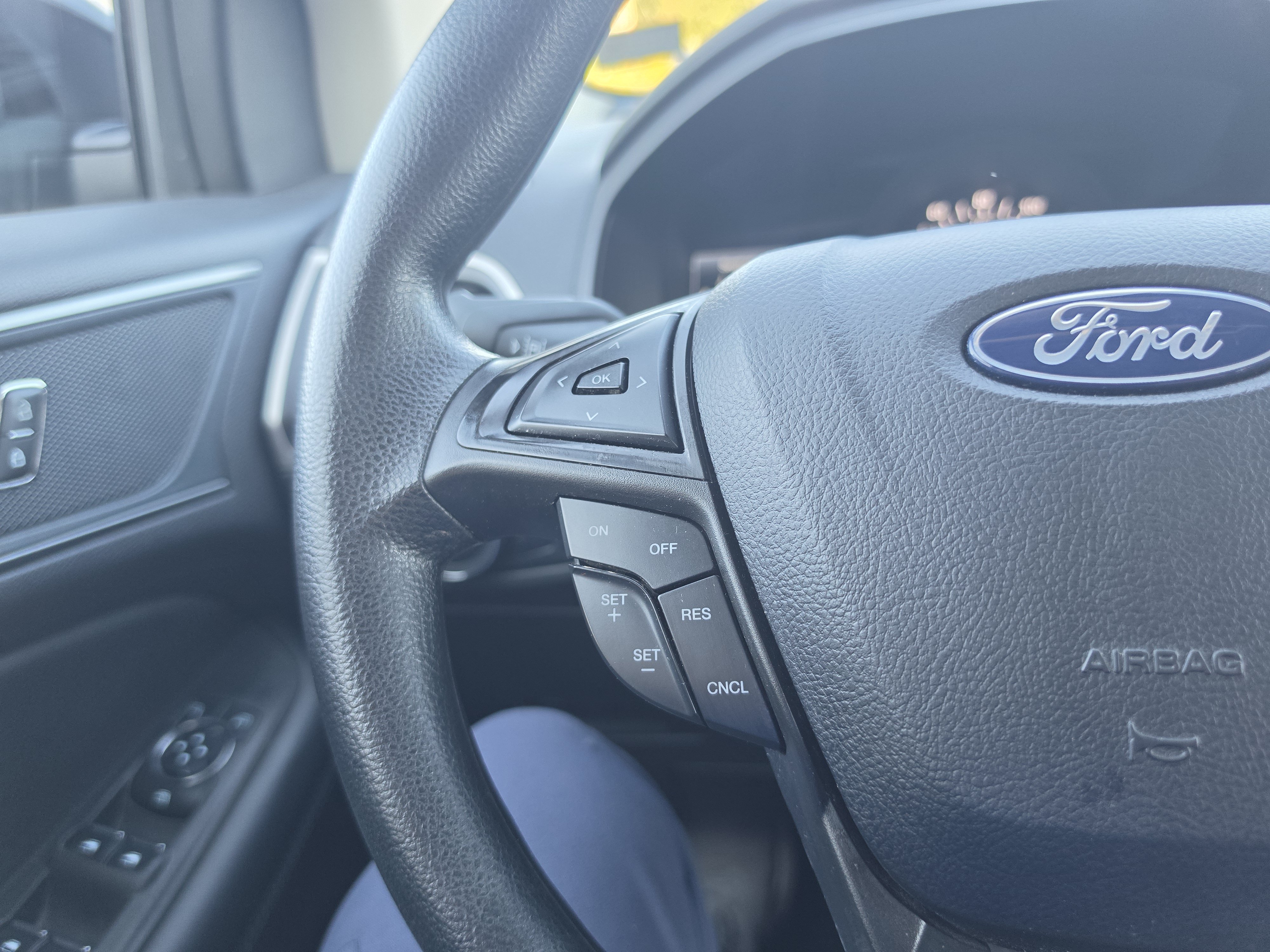 Used 2024 Ford Edge SE w/ Black Appearance Package AWD/4WD image 19