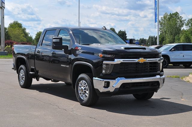 New 2026 Chevrolet Silverado 2500 LT w/ Safety Package AWD/4WD image 1