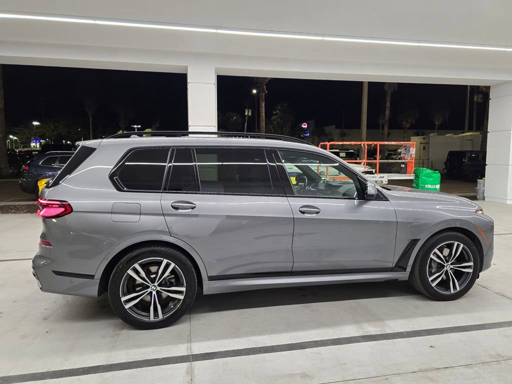 Used 2023 BMW X7 xDrive40i w/ Executive Package image 7