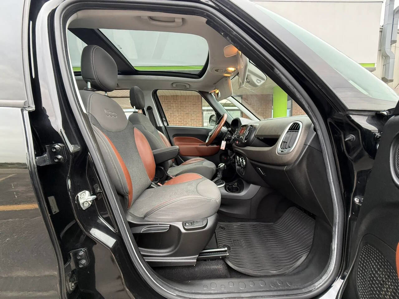 Used 2014 FIAT 500L Trekking w/ Popular Equipment Group image 23