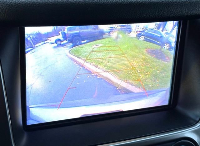 Used 2018 Chevrolet Suburban LT image 15