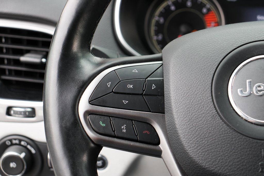 Used 2020 Jeep Cherokee Limited image 22