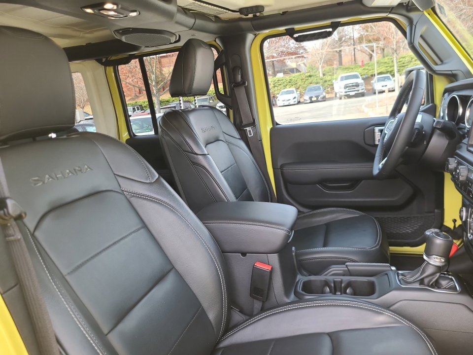 Used 2023 Jeep Wrangler Sahara w/ Cold Weather Group image 32