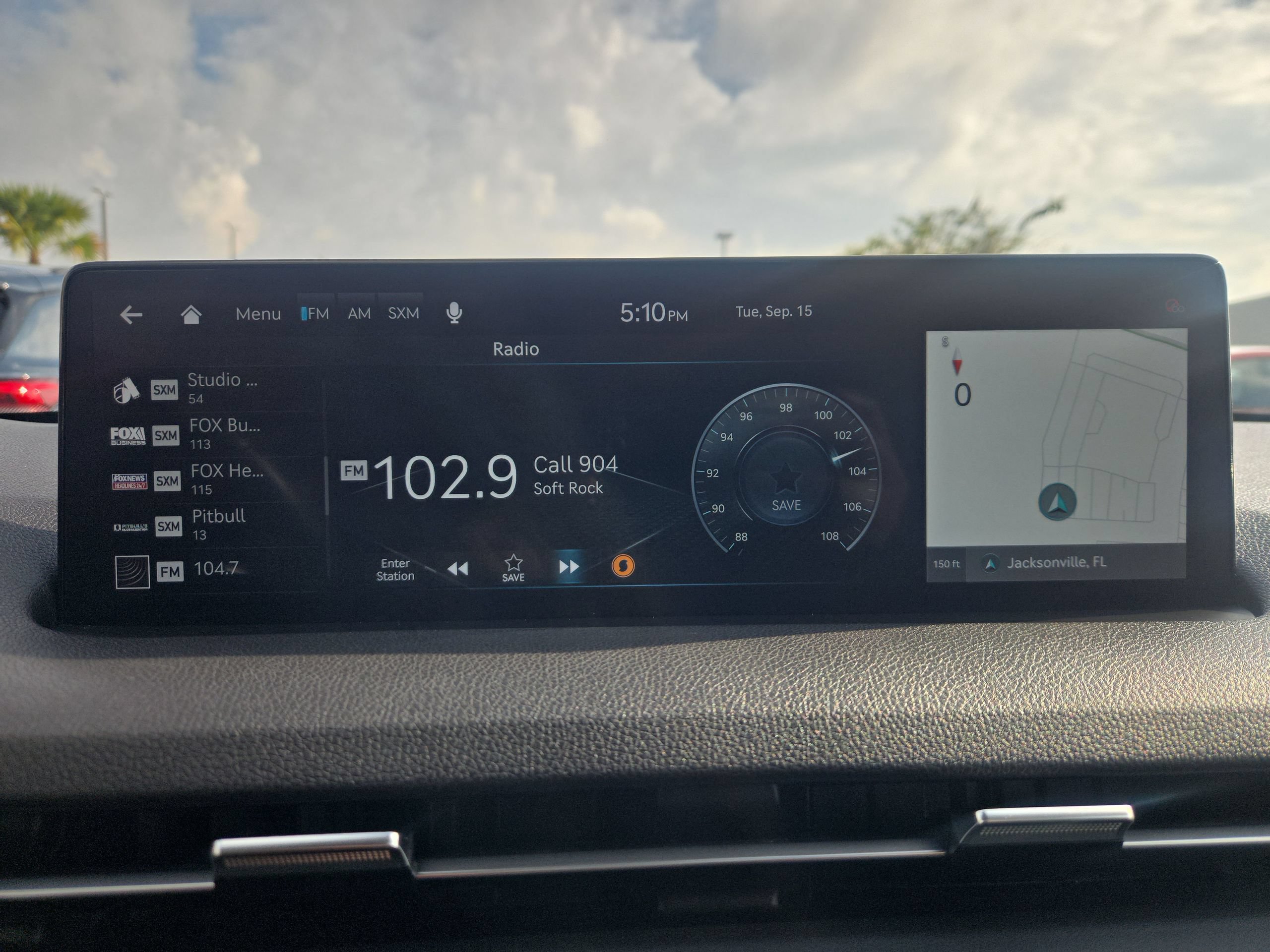Used 2025 Genesis GV70 2.5T AWD/4WD image 10
