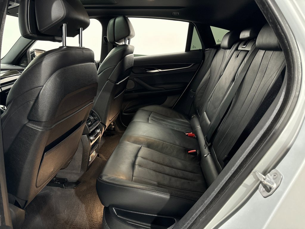 Used 2018 BMW X6 sDrive35i w/ Driving Assistance Package image 16