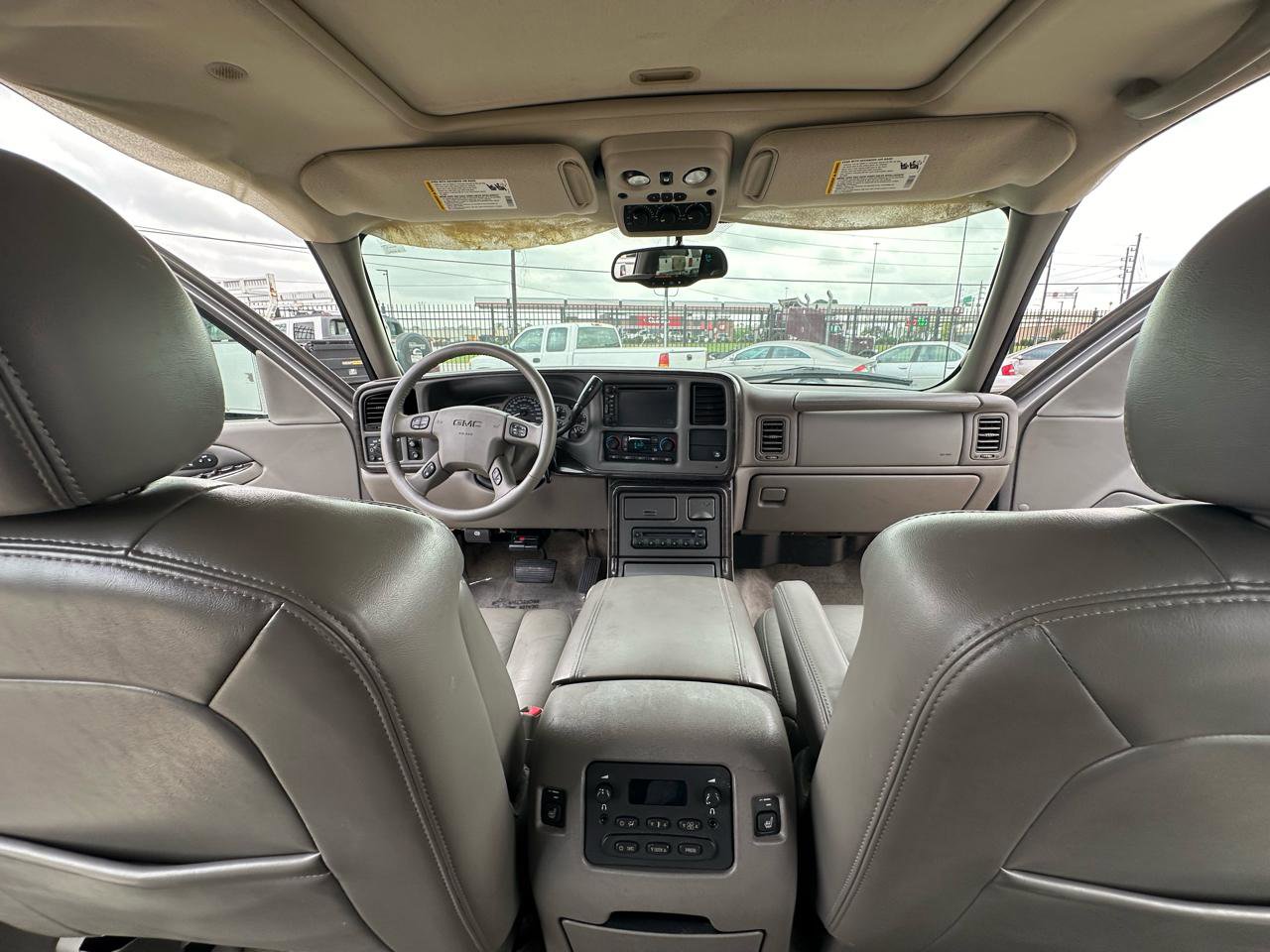 Used 2005 GMC Yukon XL Denali AWD/4WD image 38