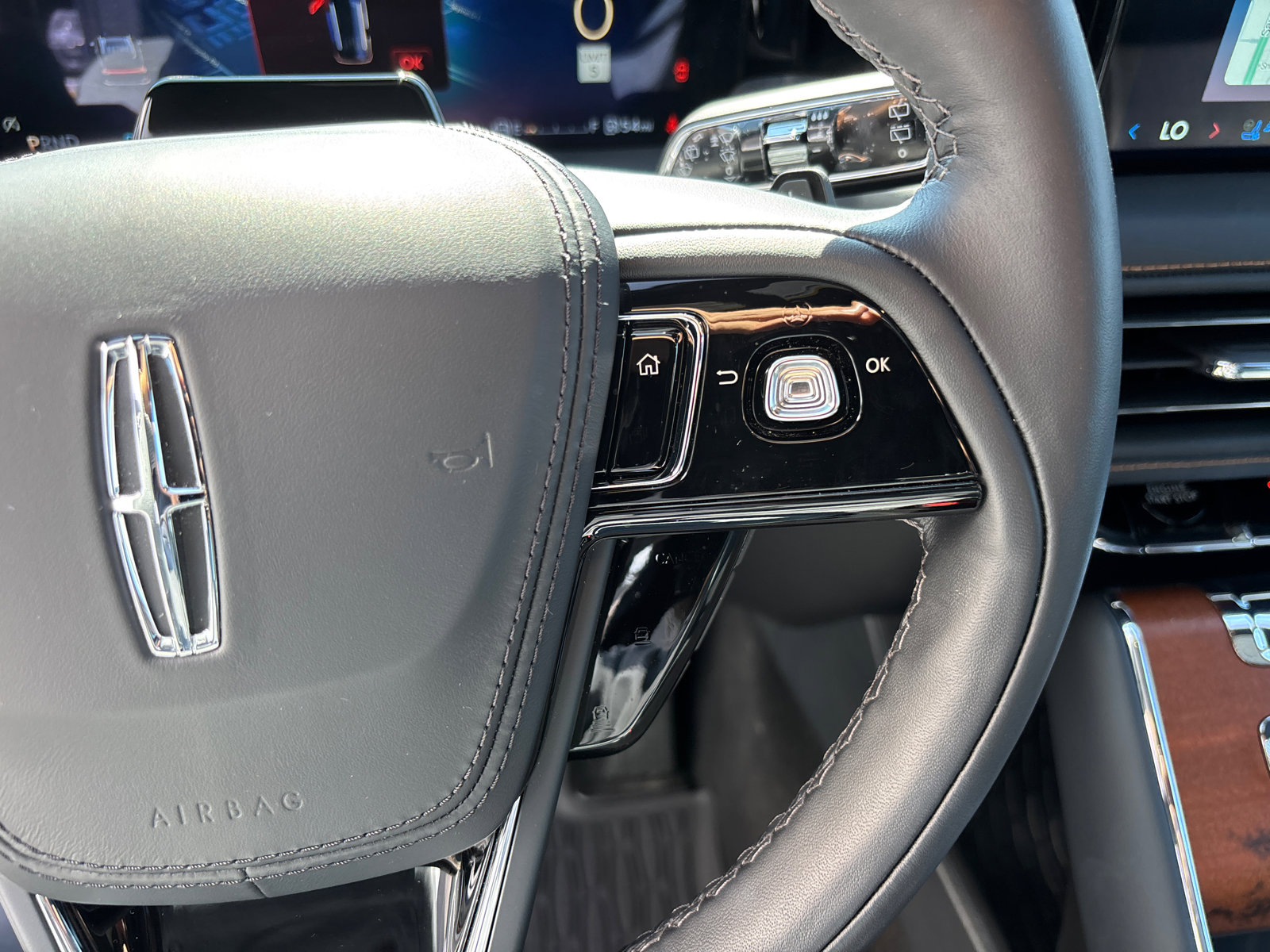 New 2025 Lincoln Aviator Black Label image 20