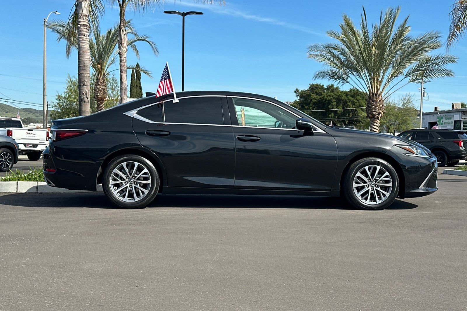 Used 2024 Lexus ES 350 w/ Accessory Package (Z2) FWD image 3