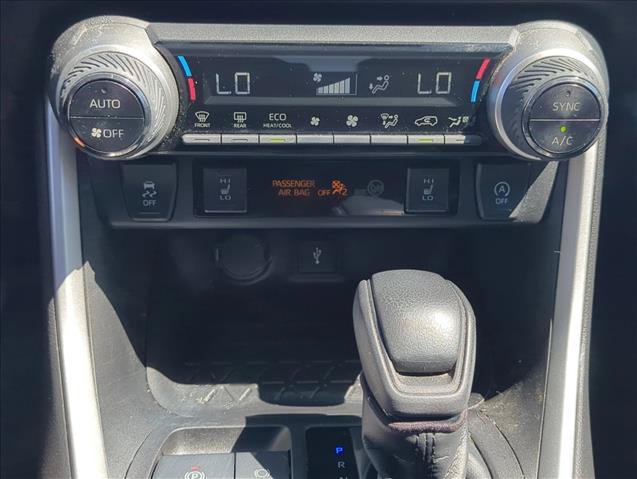 Used 2022 Toyota RAV4 XLE w/ Convenience Package FWD image 18