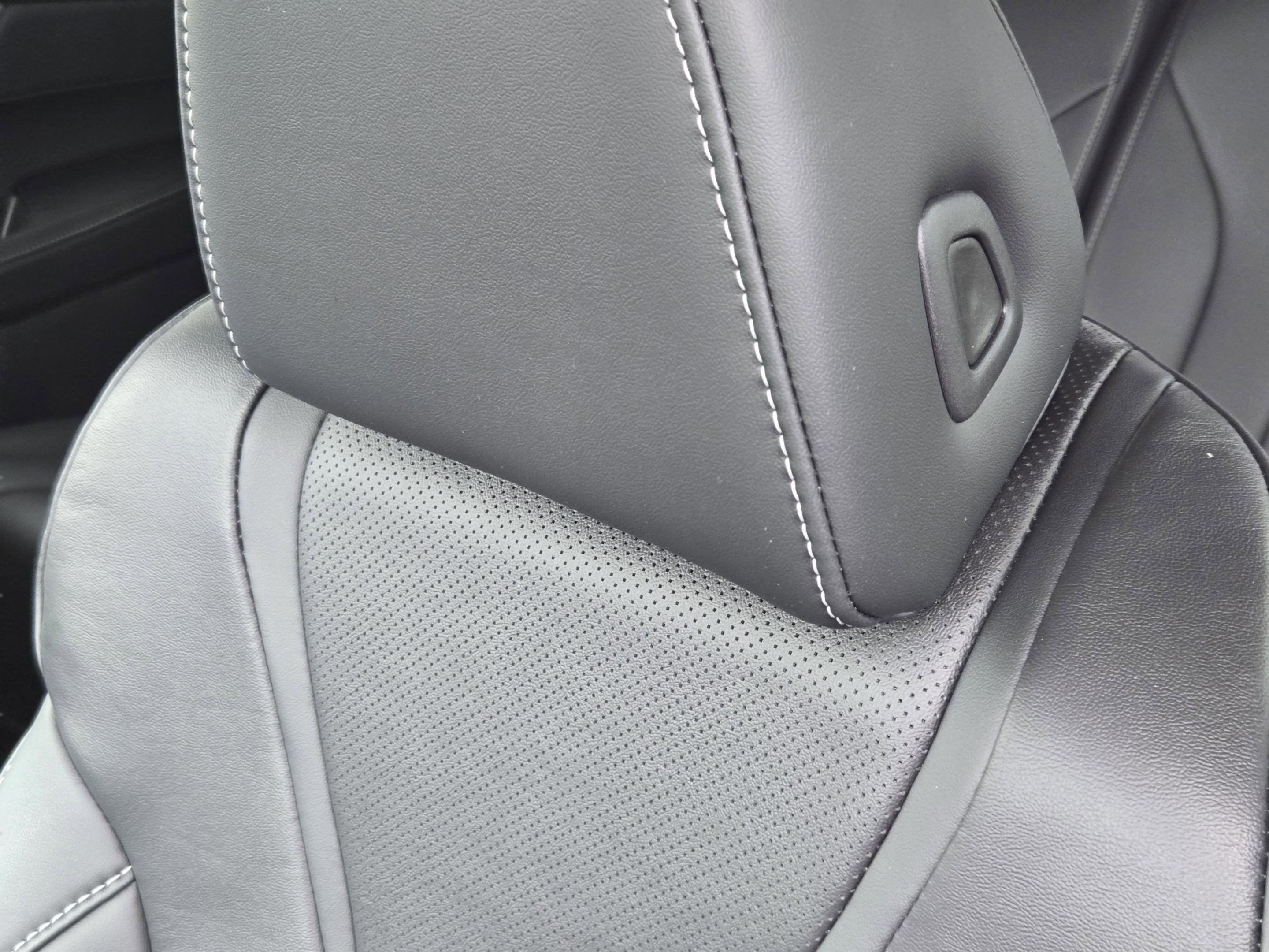 Certified 2023 Acura MDX FWD w/ Technology Package image 16
