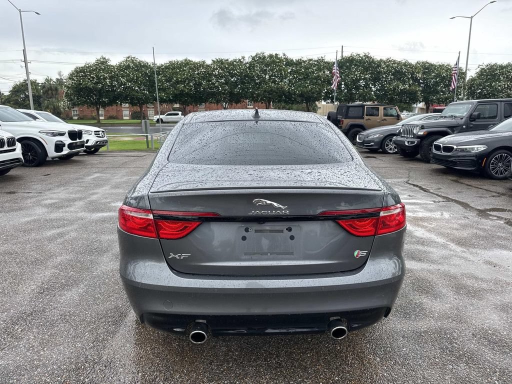 Used 2017 Jaguar XF S RWD image 7