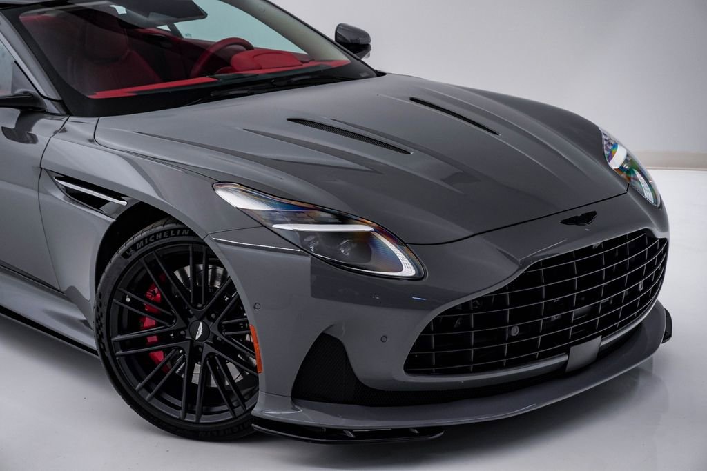 Used 2024 Aston Martin DB12 Coupe image 4