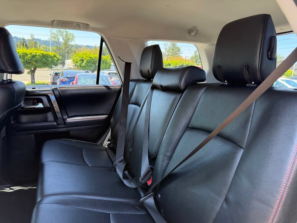 Used 2020 Toyota 4Runner TRD Off-Road Premium w/ Moonroof Package AWD/4WD image 31
