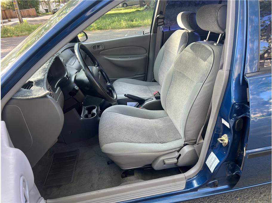 Used 1998 Ford Escort LX image 12