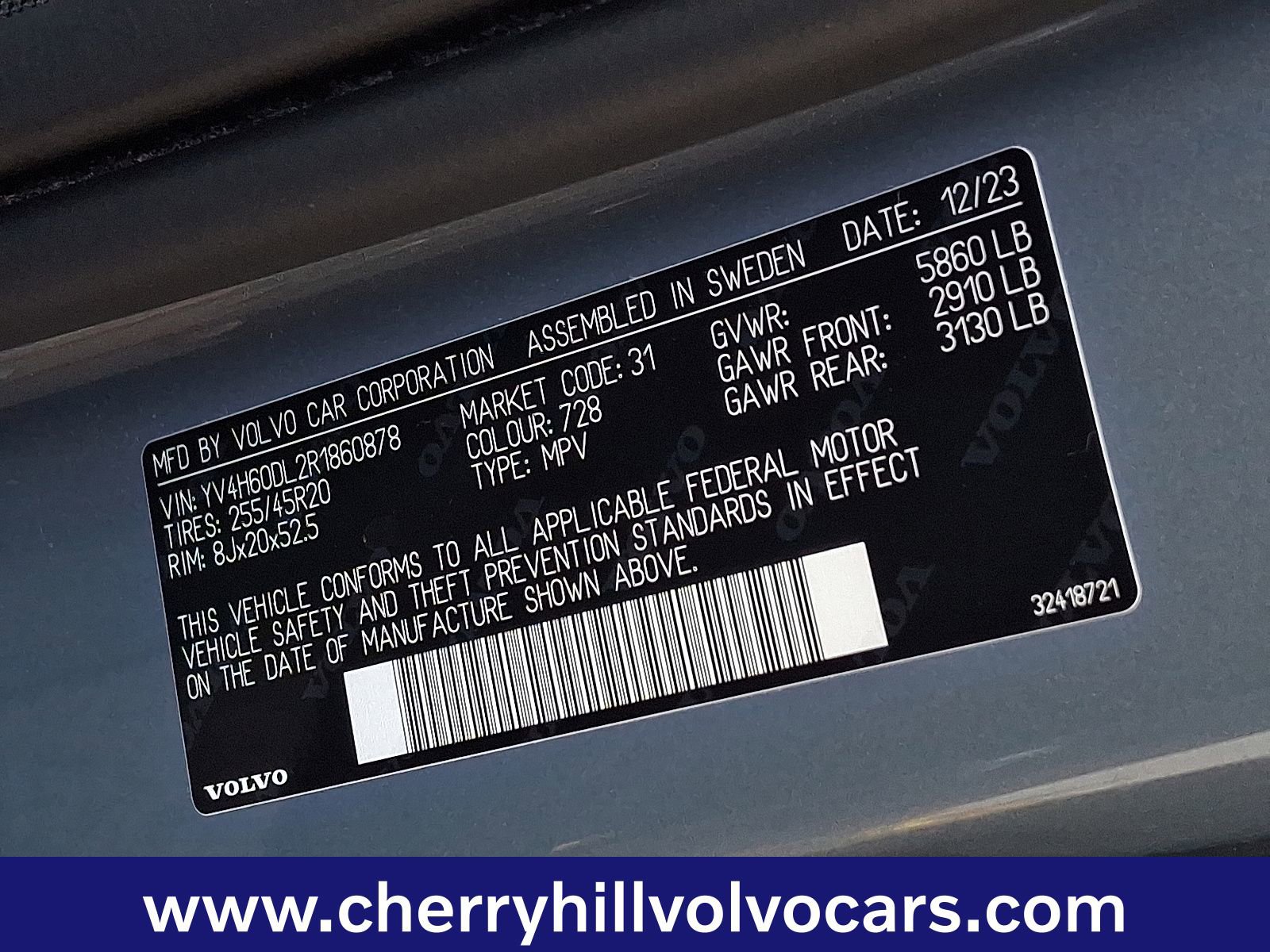 Certified 2024 Volvo XC60 T8 Plus w/ Protection Package Premier image 27