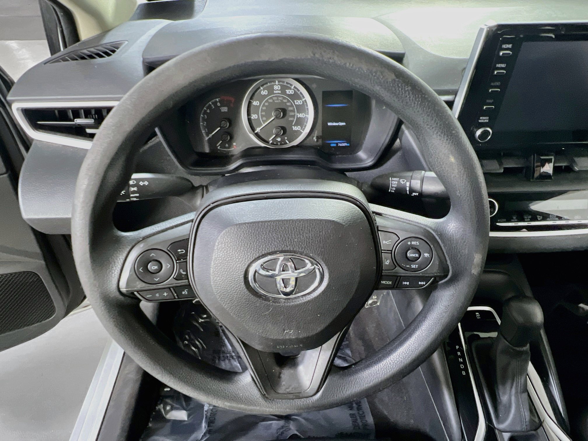 Used 2020 Toyota Corolla LE FWD image 11