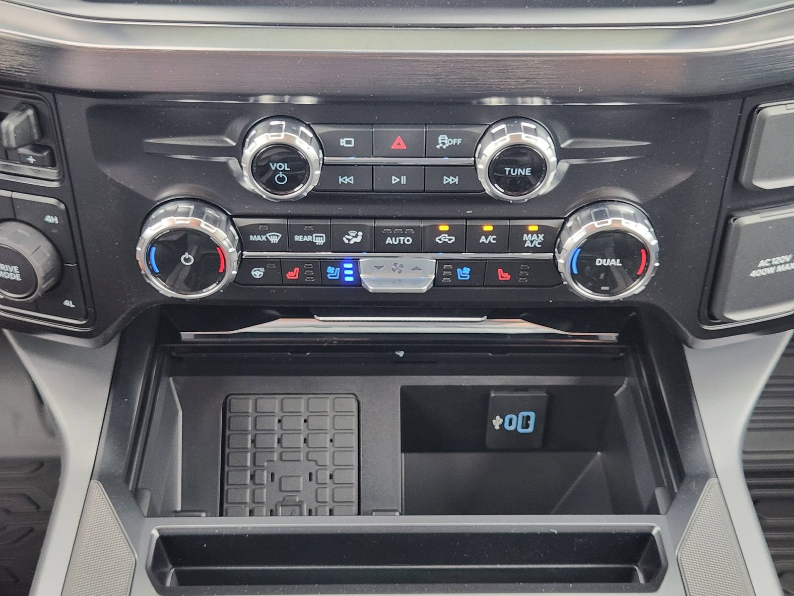 New 2026 Ford F250 Lariat w/ Black Appearance Package AWD/4WD image 19