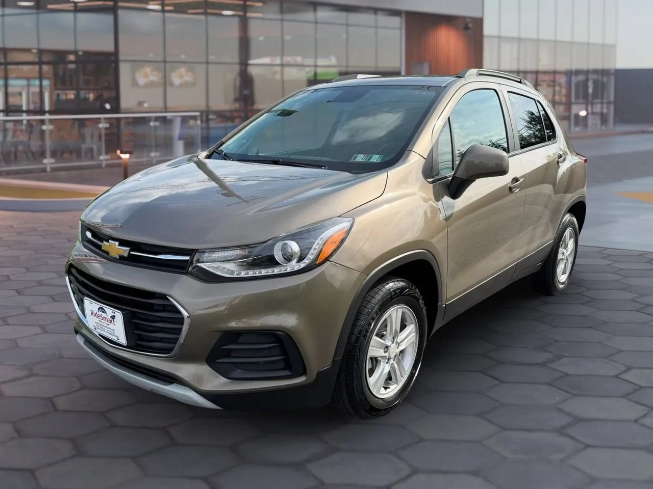 Used 2022 Chevrolet Trax LT w/ Driver Confidence Package AWD/4WD image 6
