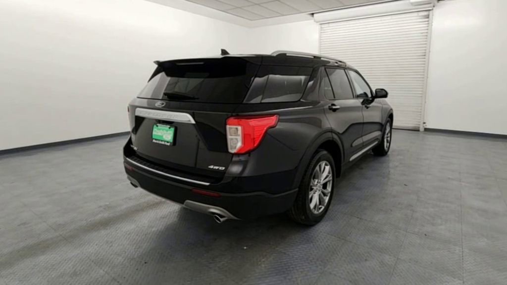 Used 2022 Ford Explorer Limited w/ Equipment Group 301A image 8