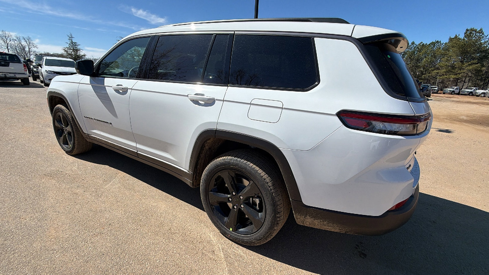 New 2026 Jeep Grand Cherokee L Limited AWD/4WD image 10