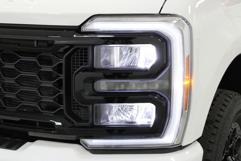 New 2026 Ford F250 Lariat w/ Black Appearance Package AWD/4WD image 12