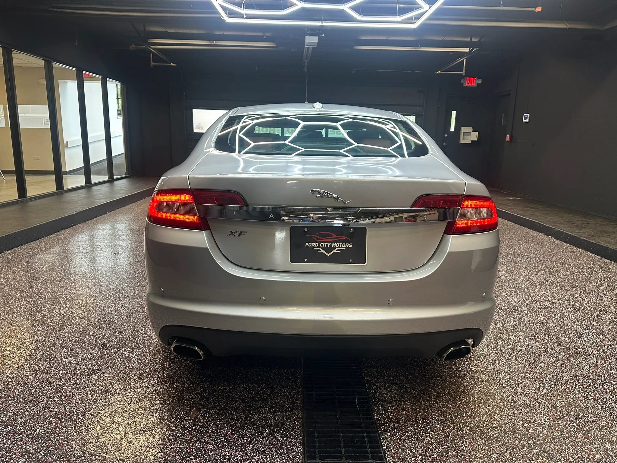 Used 2011 Jaguar XF Premium RWD image 6