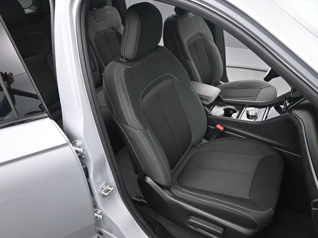 Used 2025 Jeep Grand Cherokee Laredo AWD/4WD image 22