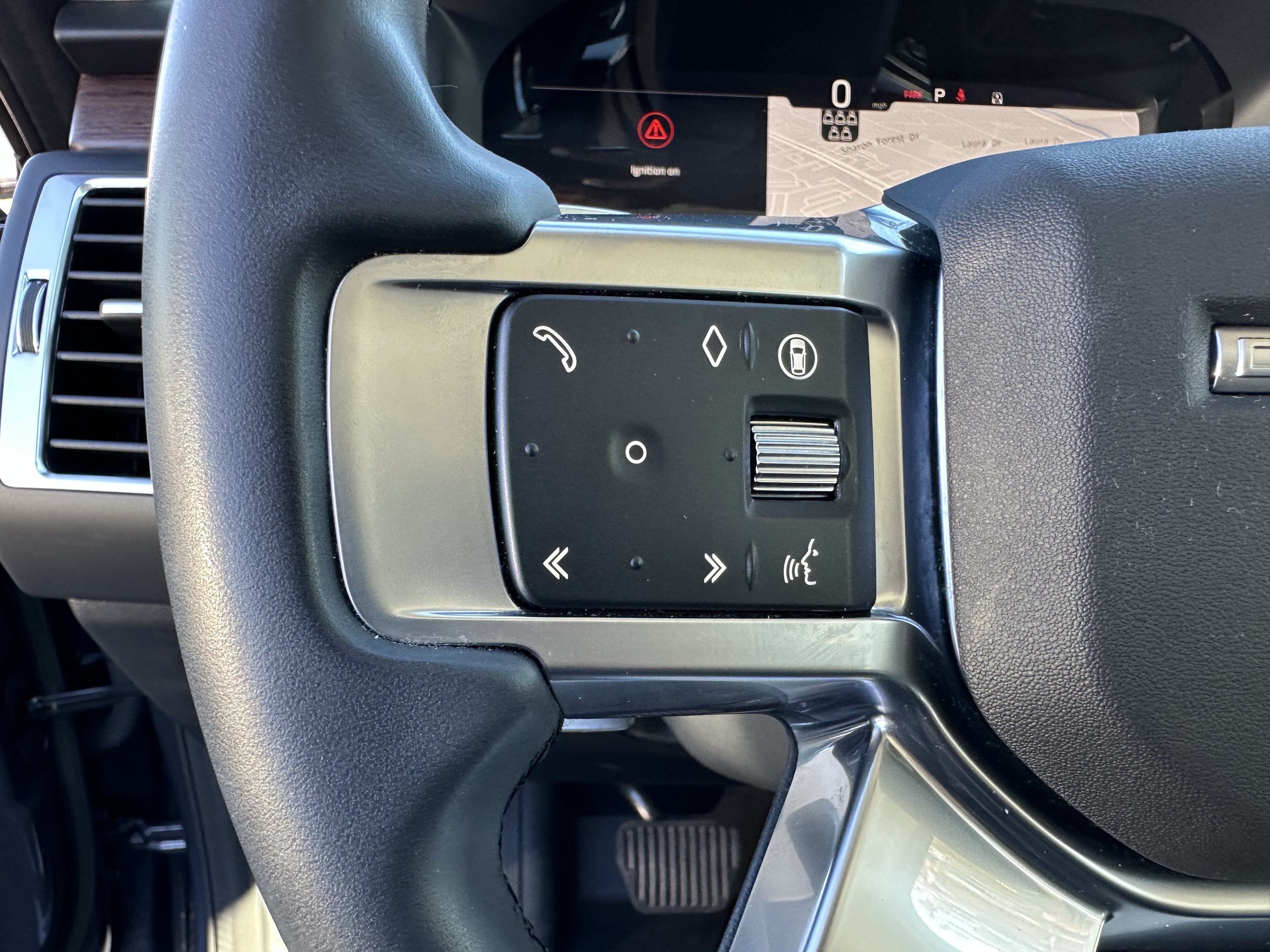 Used 2024 Land Rover Discovery S AWD/4WD image 21
