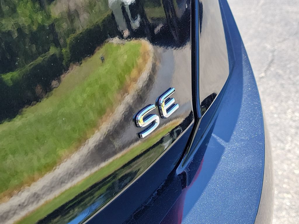 Used 2025 Volkswagen Jetta SE w/ Sunroof Package FWD image 5