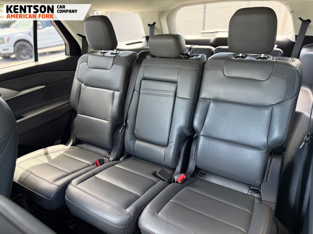 Used 2025 Ford Explorer Active w/ Active Comfort Package AWD/4WD image 25