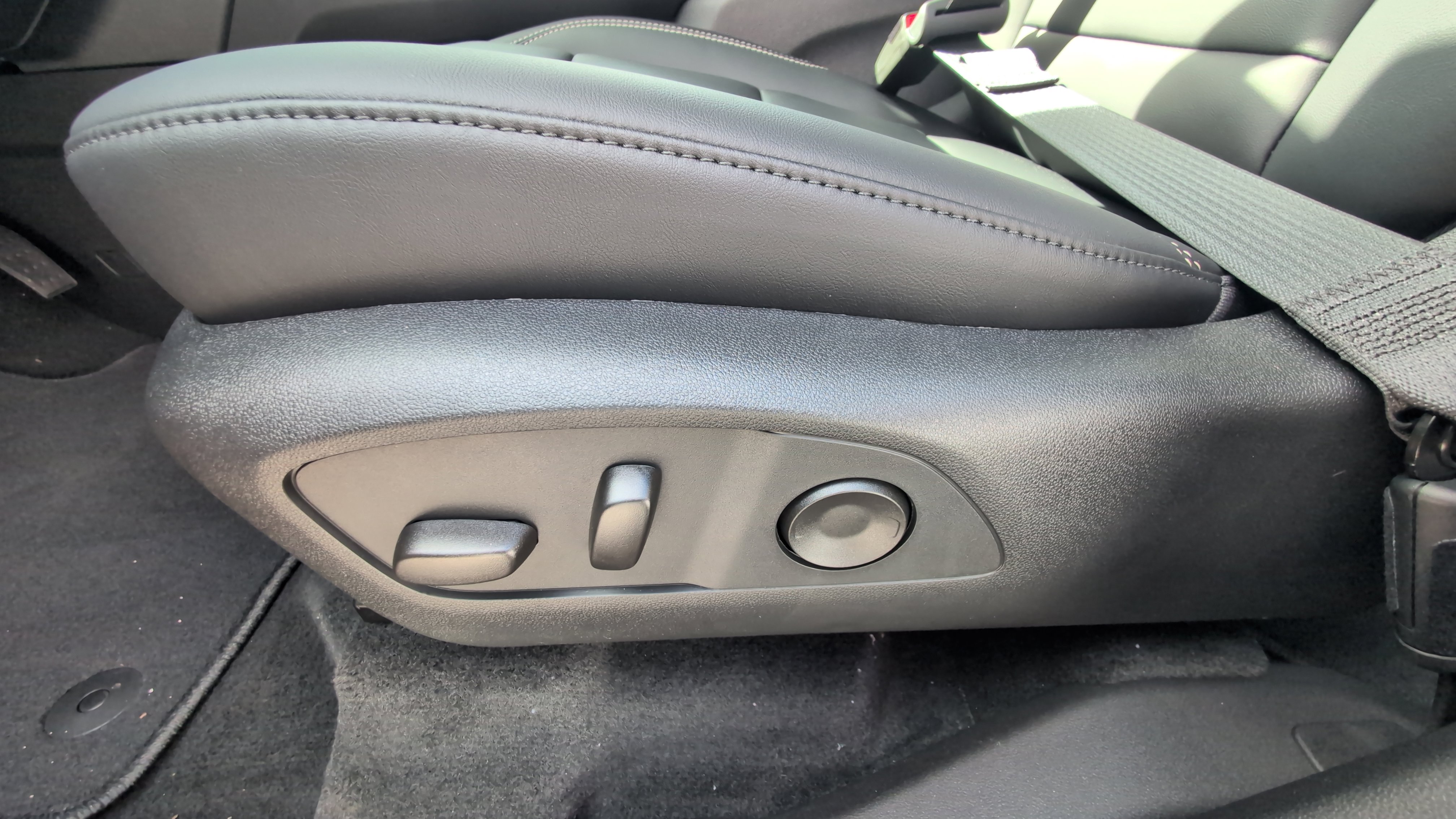 New 2026 GMC Acadia Elevation w/ Elevation Premium Package image 19