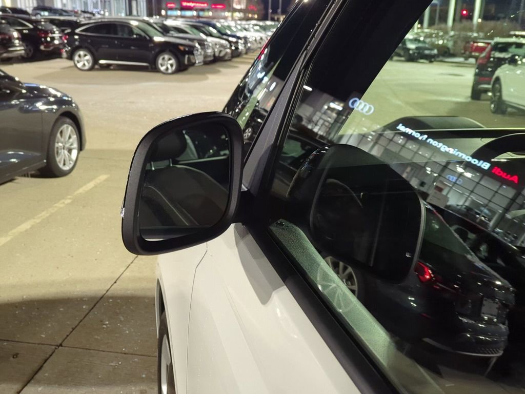 New 2025 Volkswagen ID. Buzz Pro S image 18