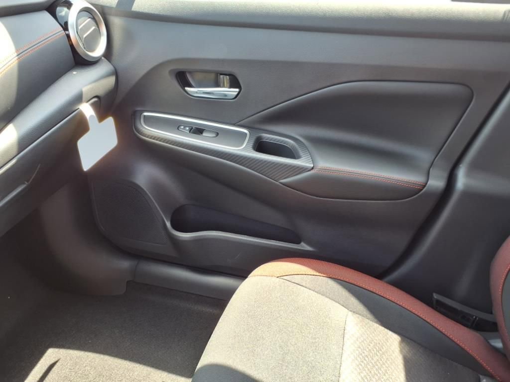 New 2025 Nissan Versa SR w/ Trunk Package image 20