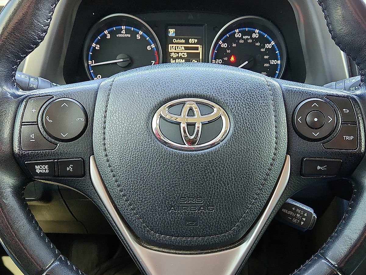 Used 2018 Toyota RAV4 XLE AWD/4WD image 11