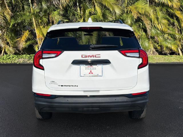 Used 2023 GMC Terrain SLE w/ Driver Convenience Package FWD image 6