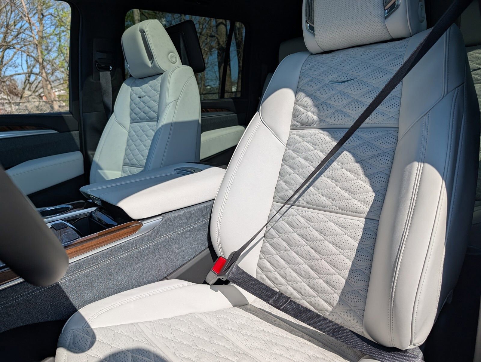 New 2026 Cadillac Escalade ESV Platinum Sport w/ LPO, ONYX Package AWD/4WD image 28