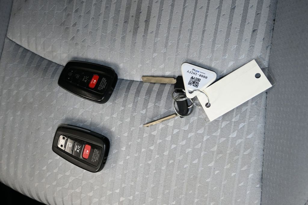 Used 2018 Toyota Prius Prime Plus image 28