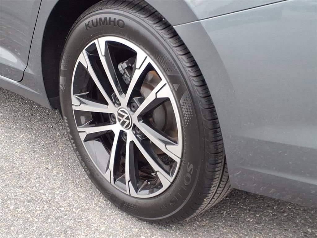 Used 2023 Volkswagen Jetta Sport image 11