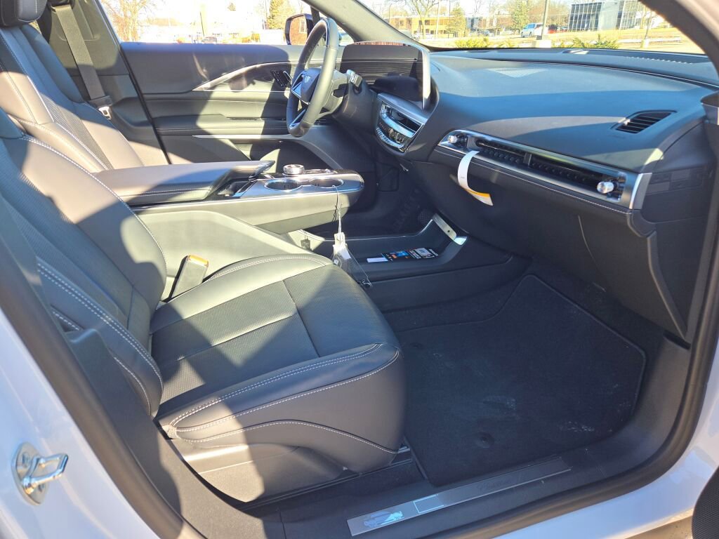 New 2026 Cadillac Lyriq Premium Sport image 6