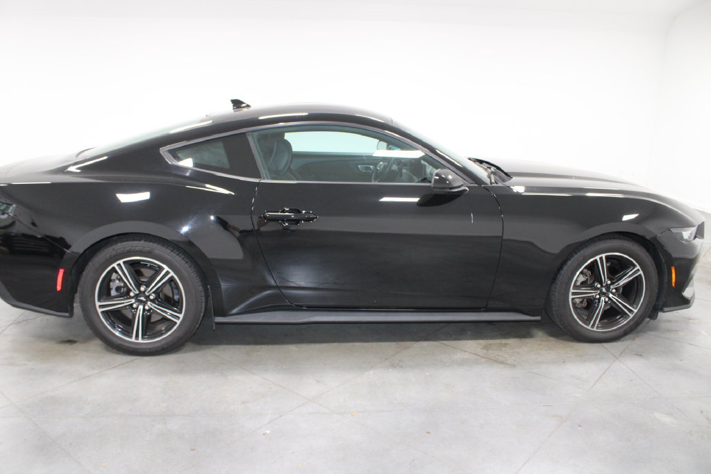 Used 2024 Ford Mustang Coupe RWD image 11