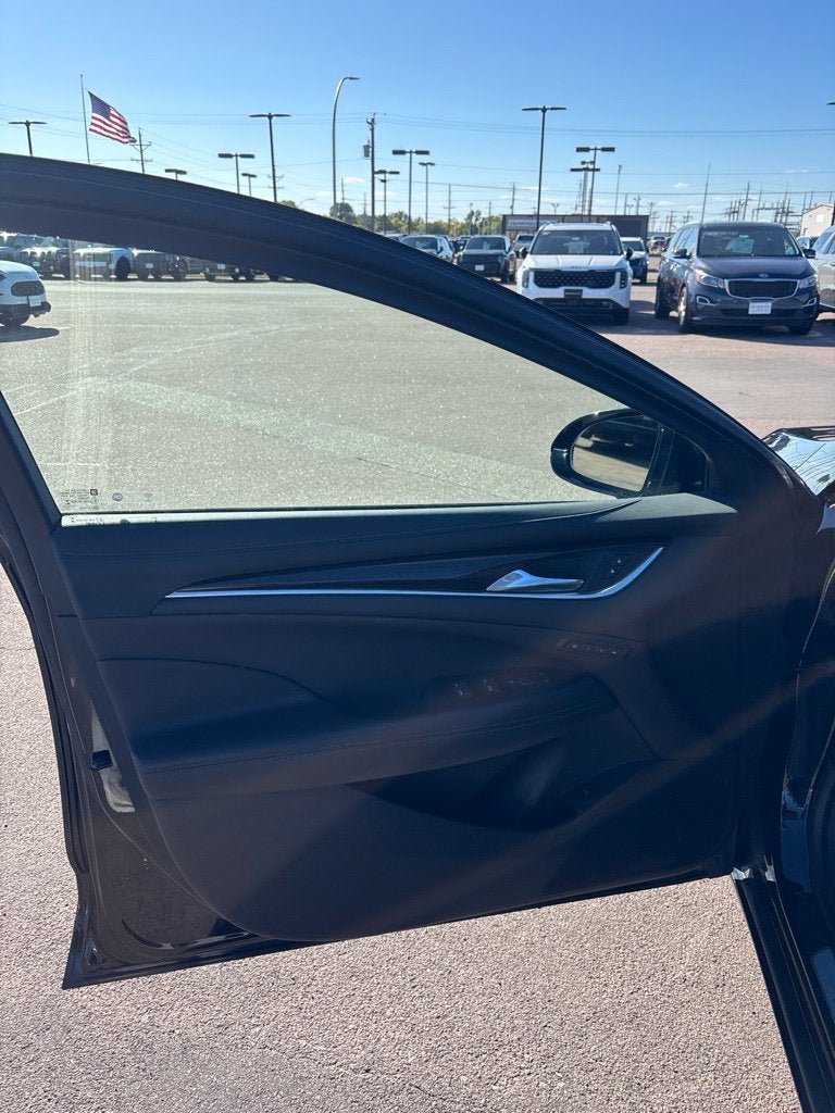 Used 2019 Buick LaCrosse Essence FWD image 11