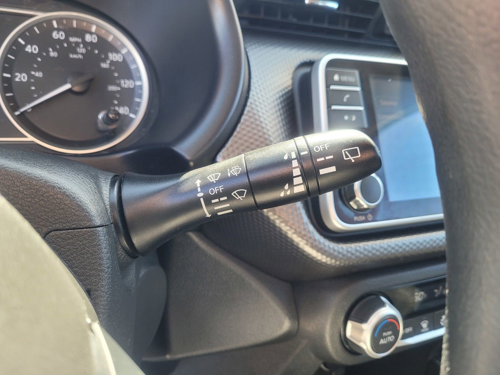 Used 2020 Nissan Kicks SV image 21